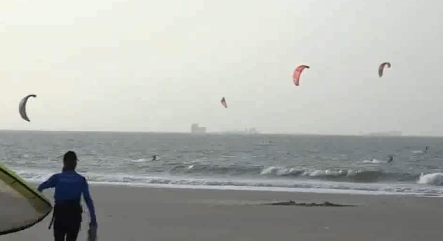 Corda de kitesurf atinge pescoço de criança na orla de São Luís 