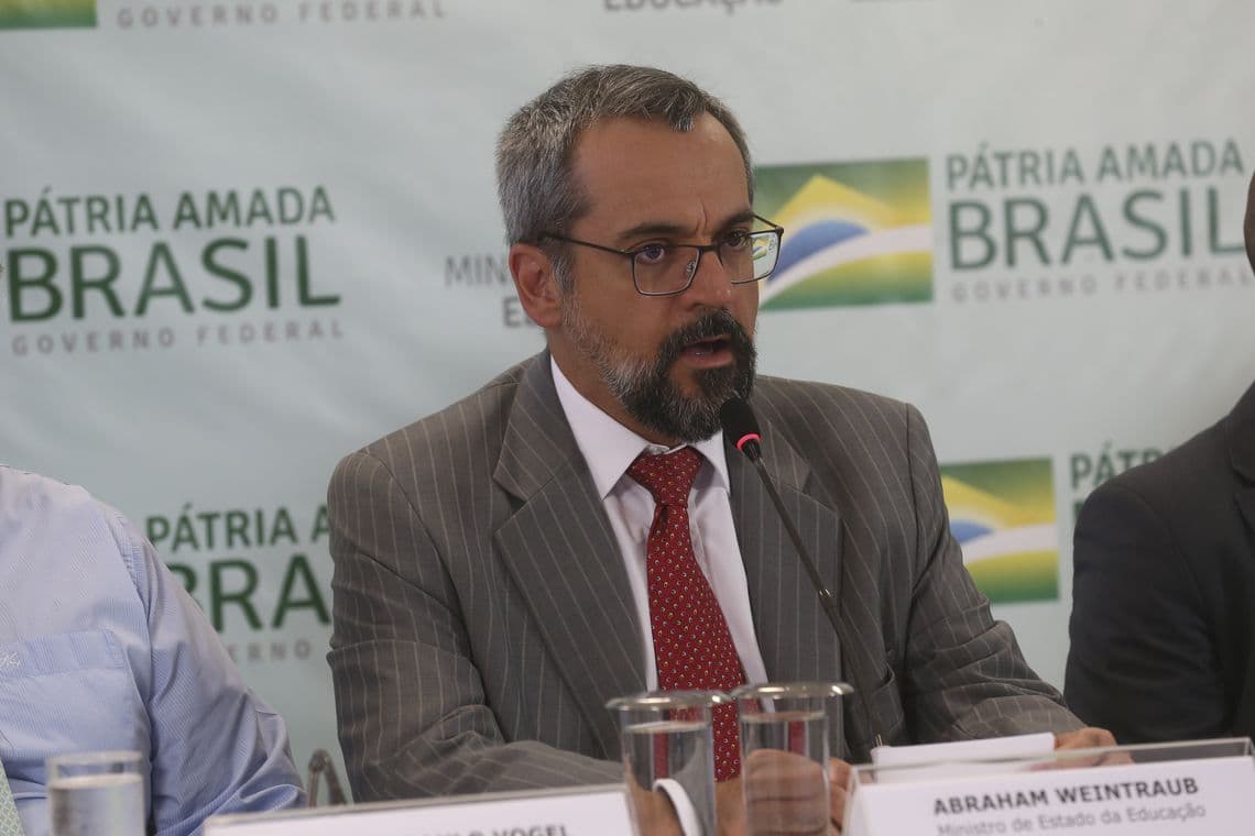 Situação nas universidades federais vai melhorar, diz ministro