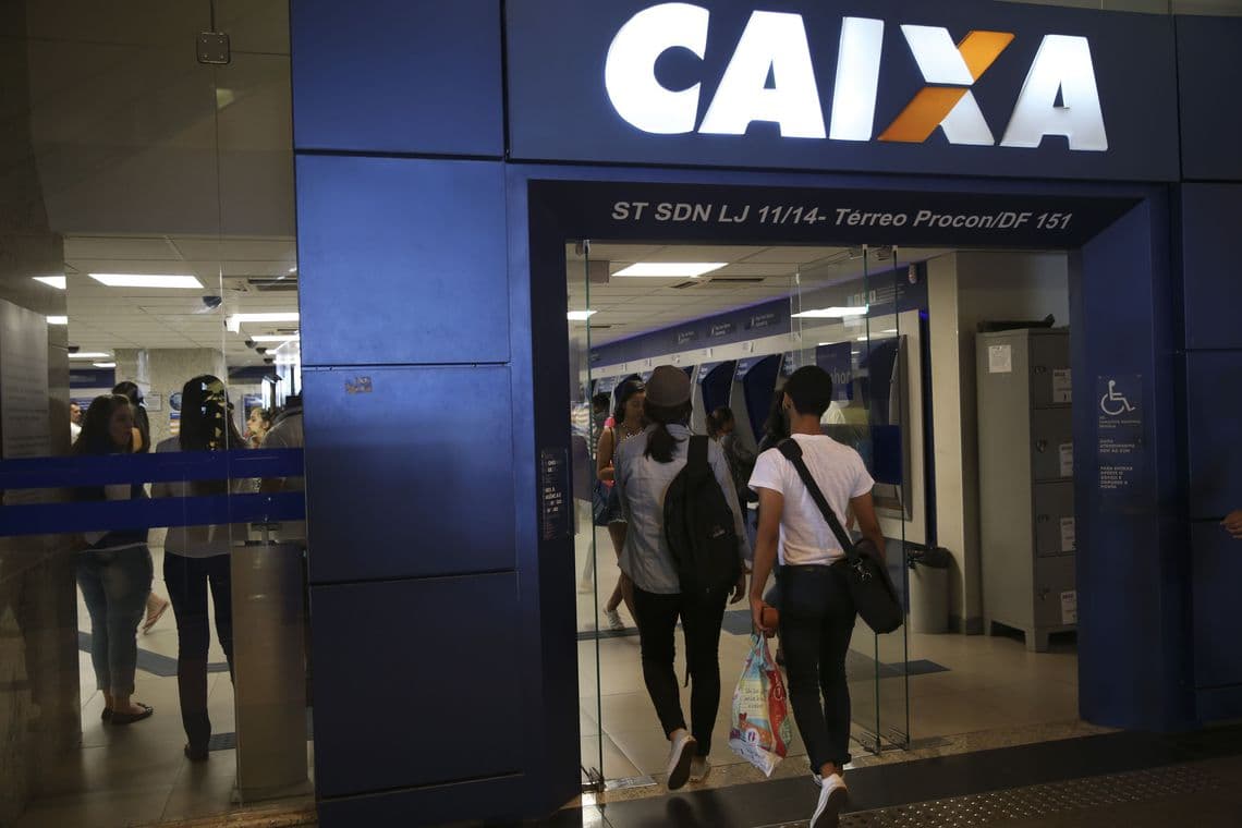 Juros ao consumidor ficam em 6,19% ao mês e do cheque em 12,75%