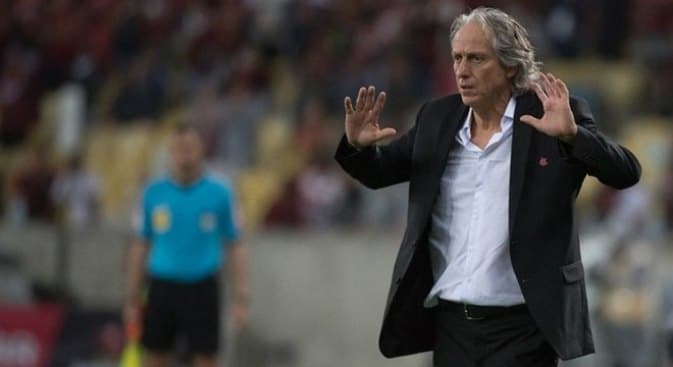 Arrascaeta e Filipe Luís se machucam e devem desfalcar o Fla