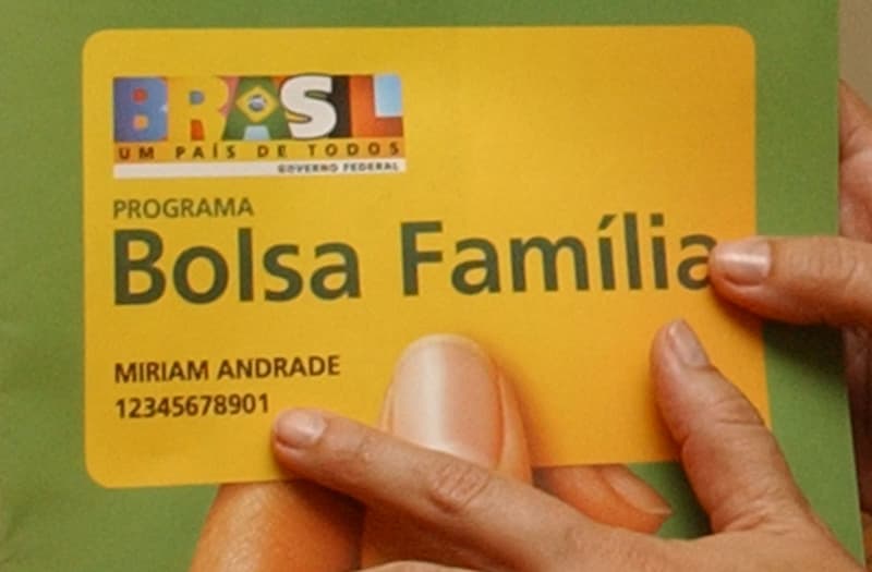 PL institui Renda Básica Permanente com ampliação do Bolsa Família