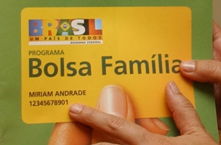 PL prevê reajuste anual do Bolsa Família com abono natalino