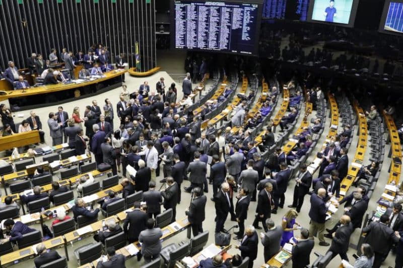 Prisão em 2ª instância e reforma tributária poderão ser votadas em agosto