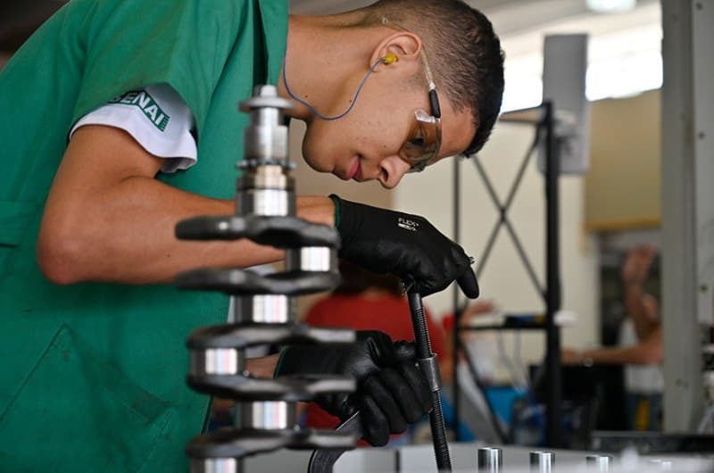 Renda global do trabalho cai quase 11% até setembro