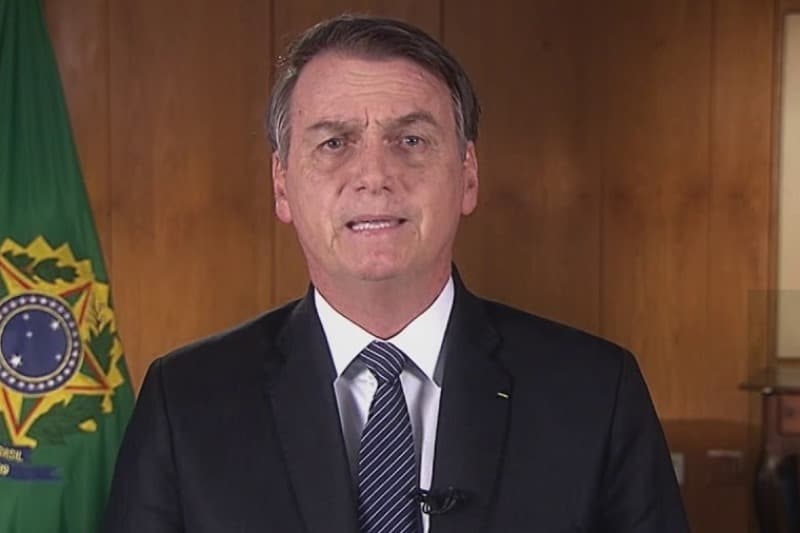 Bolsonaro adia a definição de um novo ministro da Educação