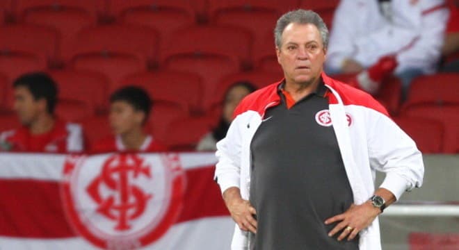 Abel Braga acerta contrato e tem sua sexta passagem pelo Inter