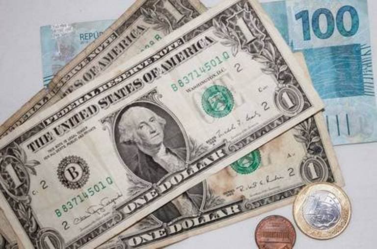 Dólar recua ante real em meio a esperanças de estímulo nos EUA