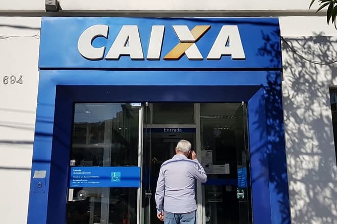Caixa abre agências neste sábado para saques de auxílio