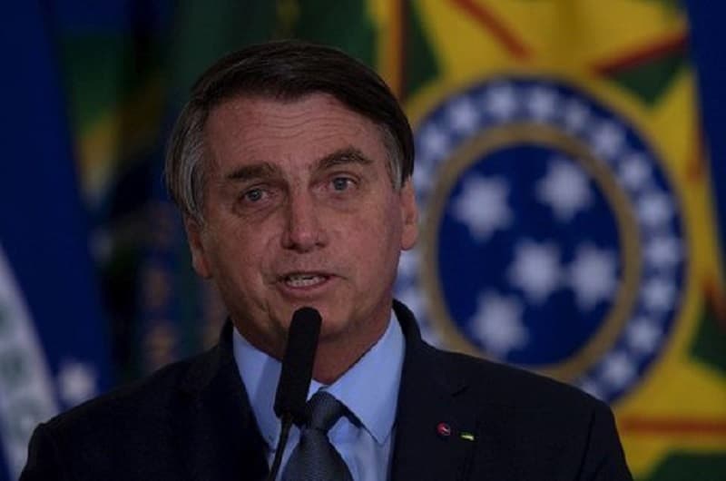 Bolsonaro é aprovado por 49% e desaprovado por 44%, diz pesquisa