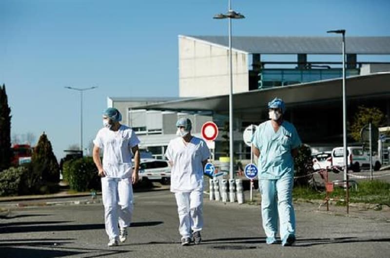 médicos