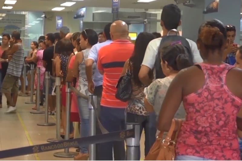 Lei regula pagamento de auxílio a quem teve redução de salário