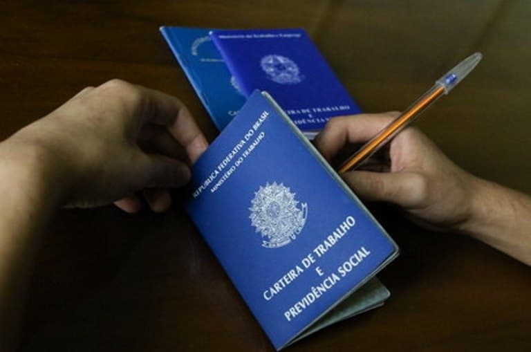 Desemprego na pandemia atinge o maior nível com 13,7 mi sem serviço