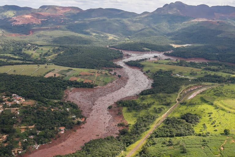 Sancionada lei que muda regras sobre barragens e prevê multas de até R$ 1 bi