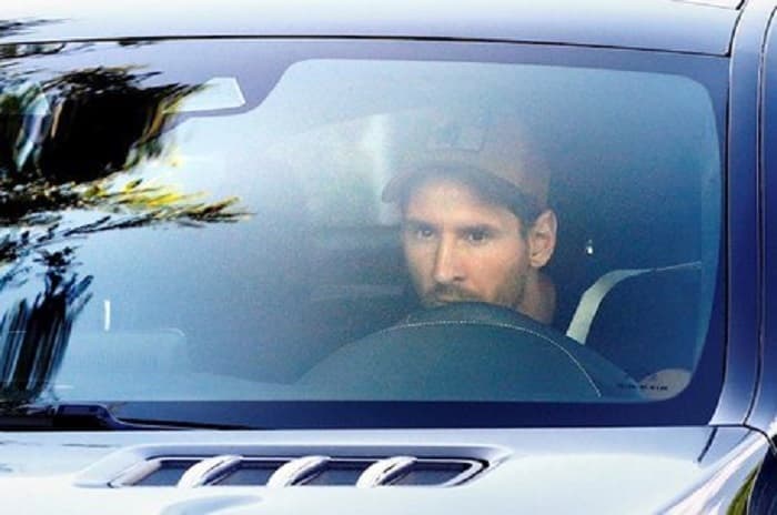 Messi é o primeiro a se reapresentar ao Barça