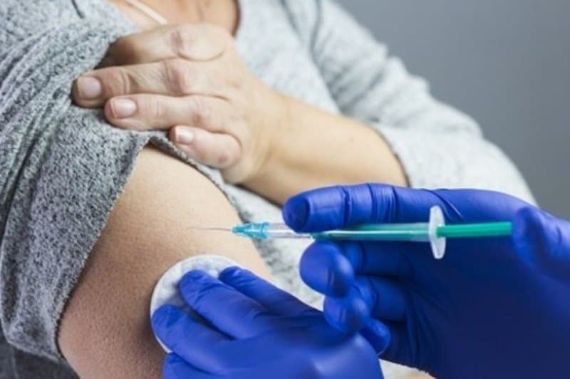 Resultado da vacina contra covid-19 da Oxford deve sair em setembro