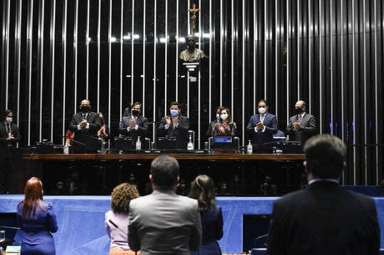 Senado volta a ter atividades presenciais após seis meses