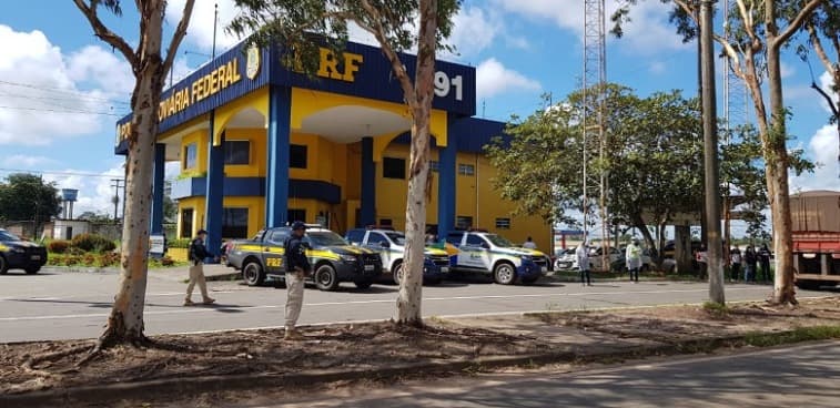 PRF flagra em São Luís ônibus transportando eleitores para o interior