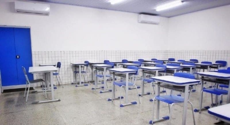 IBGE: 45,3 milhões de pessoas frequentavam escolas em julho