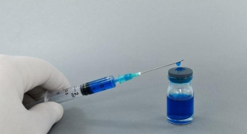 EUA compram total de vacinas para covid da Pfizer e BioNTech
