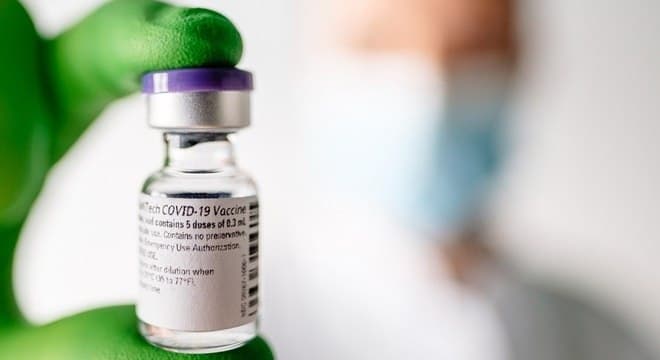 Vacina da Pfizer é mais rápida a ser aprovada na história