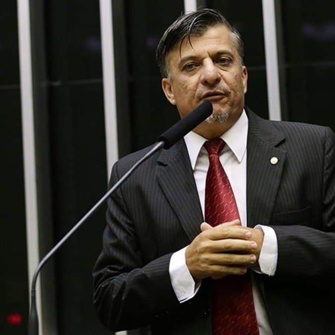 Câmara acata decisão do TSE e cassa mandato de Boca Aberta