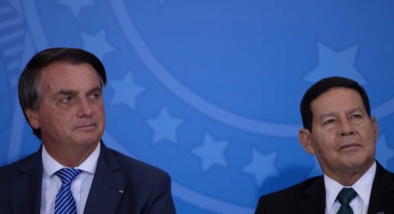 Senado ou chapa com Bolsonaro? Mourão diz que decide em março