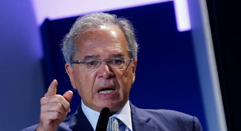 Guedes diz que governo federal não tem culpa por alta da pobreza