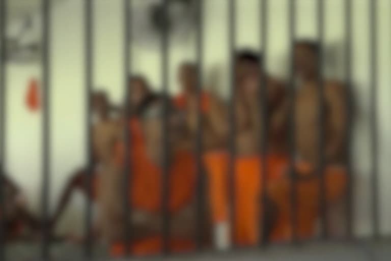 Projeto acaba com saída temporária de presos em regime semiaberto