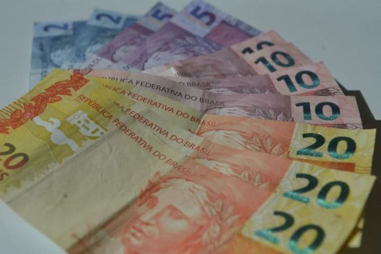 Governo já prevê corte de R$ 10 bilhões no Orçamento de 2021