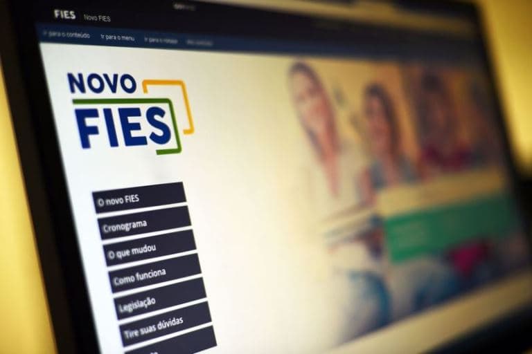 Fies: prorrogação da suspensão de dívidas é aprovada