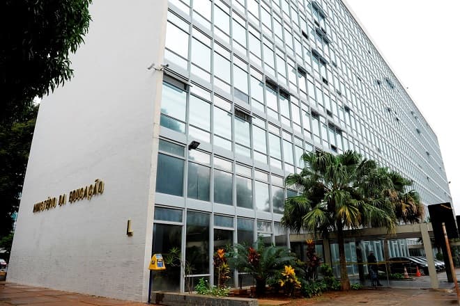 MEC trás de volta nota de corte do Sisu.