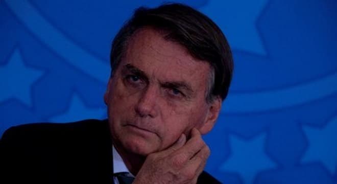 Senador quer que STF investigue fala de Bolsonaro sobre Covid e HIV