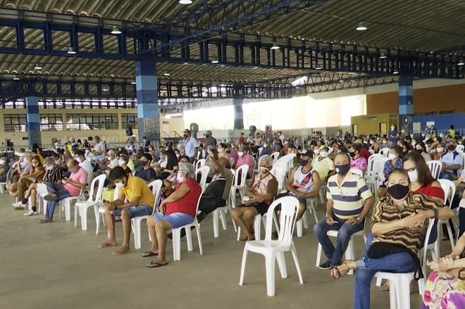 Prefeitura suspende aplicação da 1ª dose da vacina contra a Covid-19