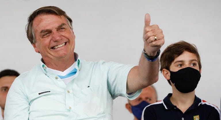 Bolsonaro repete filho Flávio e dispara contra Renan: 'Vagabundo'