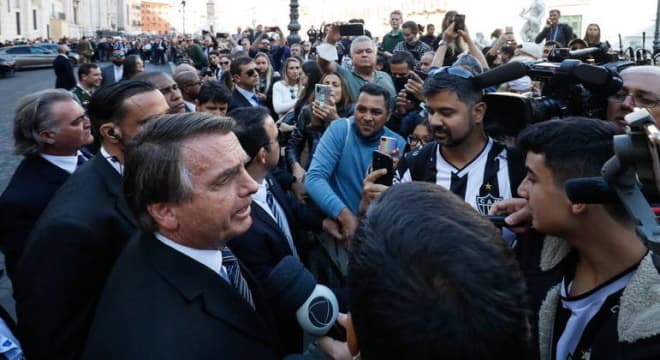 Bolsonaro diz ter ‘paraquedas reserva’ para viabilizar Auxílio Brasil