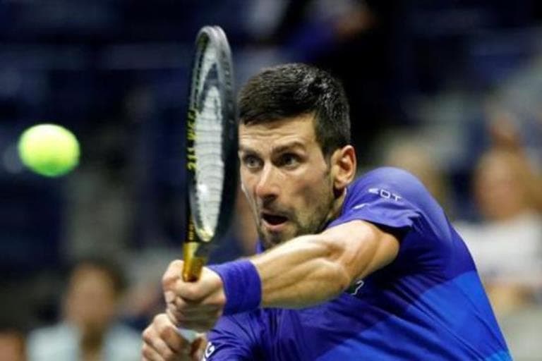 Djokovic vai à semi do US Open e está a 2 jogos de recorde