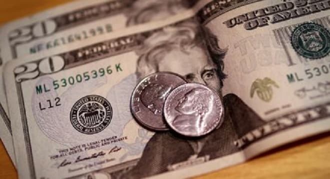 Embalado por otimismo externo, dólar cai para R$ 5,38