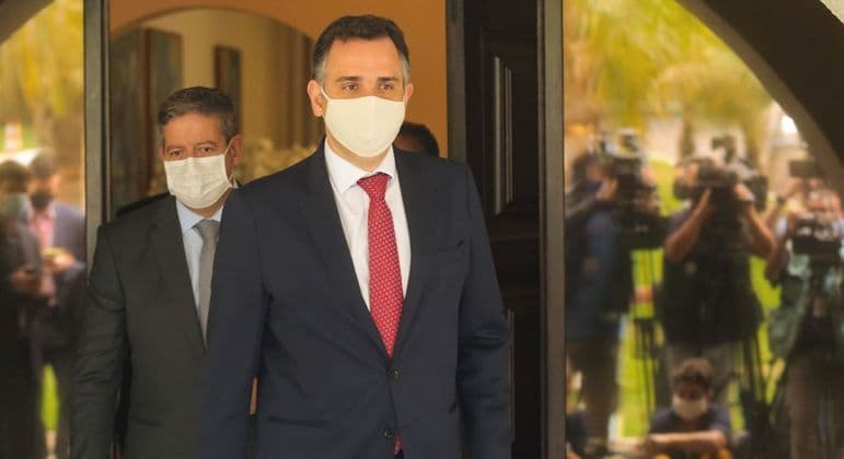 Pacheco pede encontro com Guedes para discutir auxílio