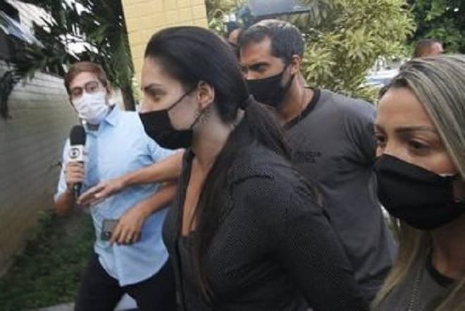 Mãe de Henry Borel é diagnosticada com covid-19.