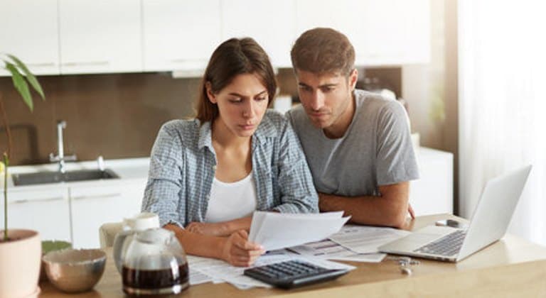 Juros do cartão e do cheque especial encerram 2020 mais caros