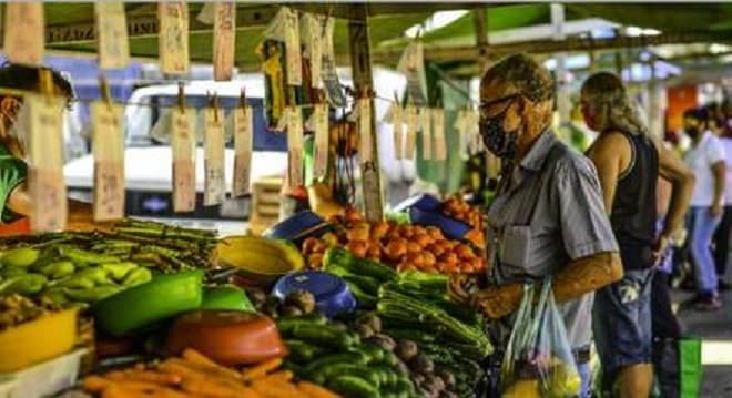 Alta de combustíveis e energia vai pesar no bolso nos próximos meses