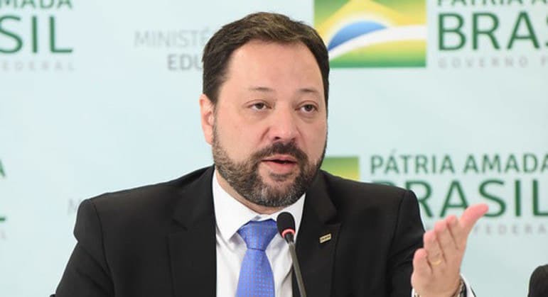 Governo exonera presidente do Inep, órgão que elabora o Enem