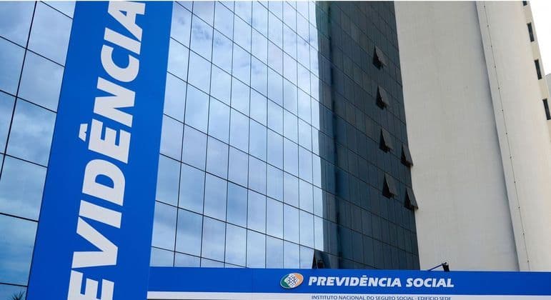 Governo suspende exigência de prova de vida de aposentados