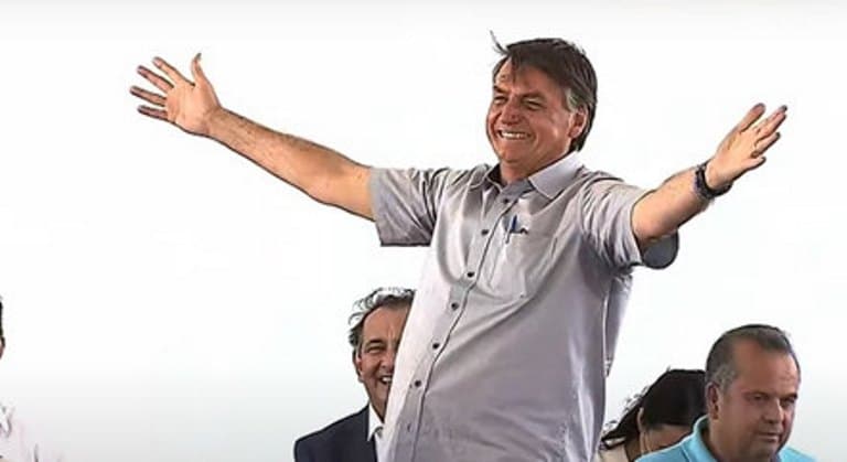Bolsonaro ataca governador do Ceará em evento no estado