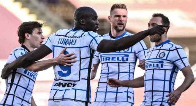 Inter de Milão tem 4 jogadores com covid; jogo do Italiano é suspenso