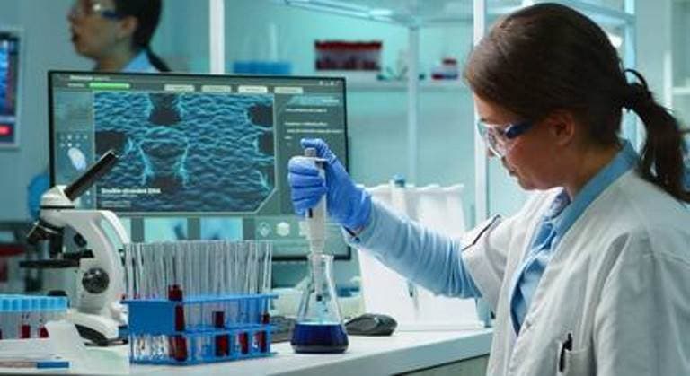 UFMG desenvolve vacina única que imuniza contra covid-19 e gripe