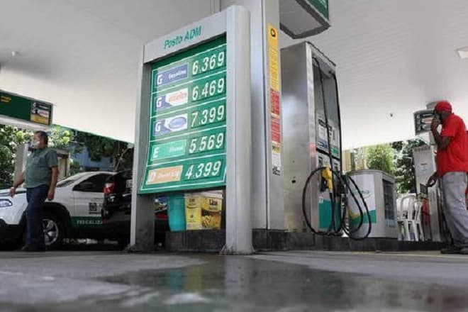 Petrobras anuncia redução de 2% nos preços do diesel e da gasolina