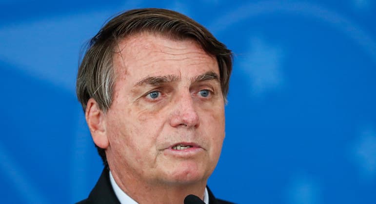 Bolsonaro volta a atacar toques de recolher: 'Liberdade é sagrada'