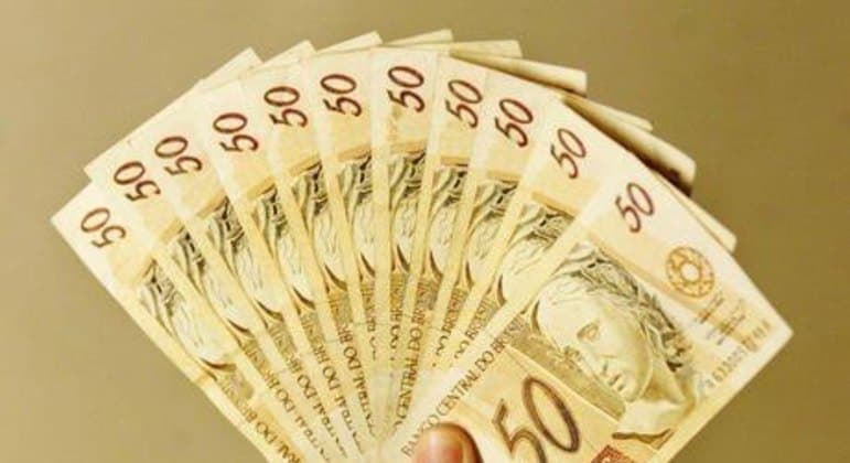 Abono salarial do PIS: preciso declarar no IR 2021? Como fazer?