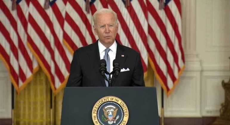 Joe Biden diz que retirar as tropas do Afeganistão foi a decisão correta